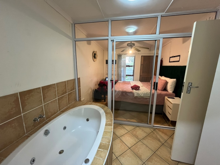 6 Bedroom Property for Sale in Rosemount Eastern Cape